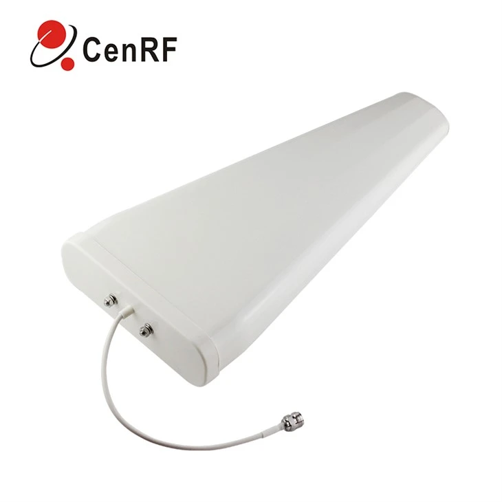 Periodisk logaritmisk antenne 698-3800MHz